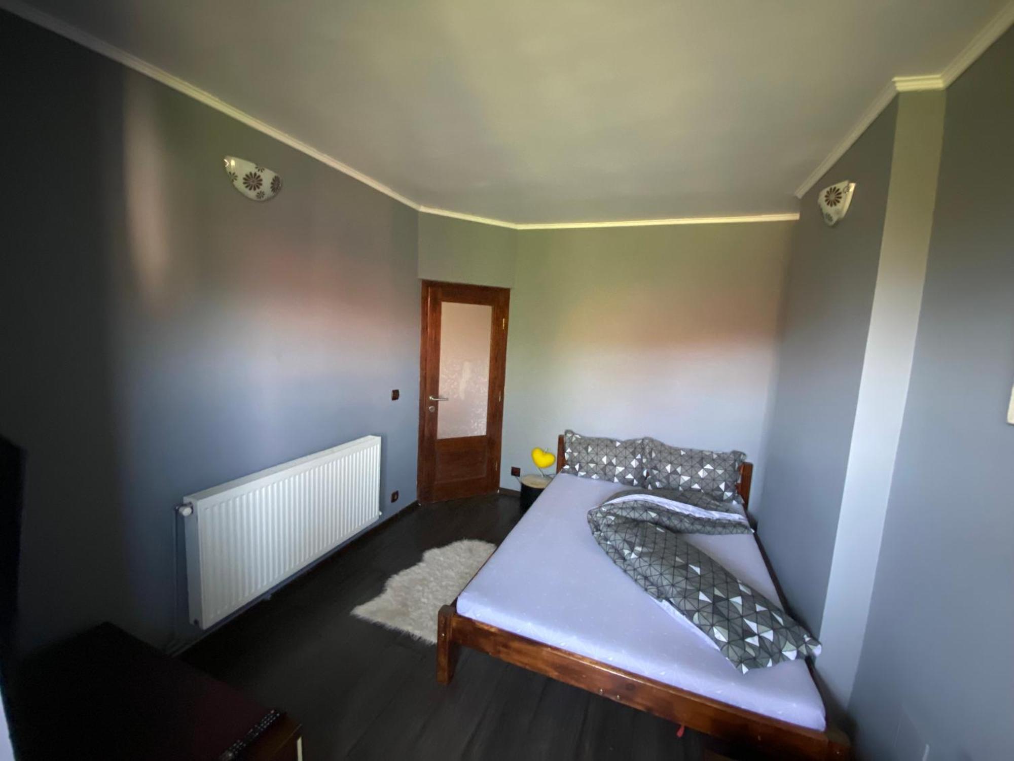 Comfort Home Apartment 2 Petroşani Exterior foto